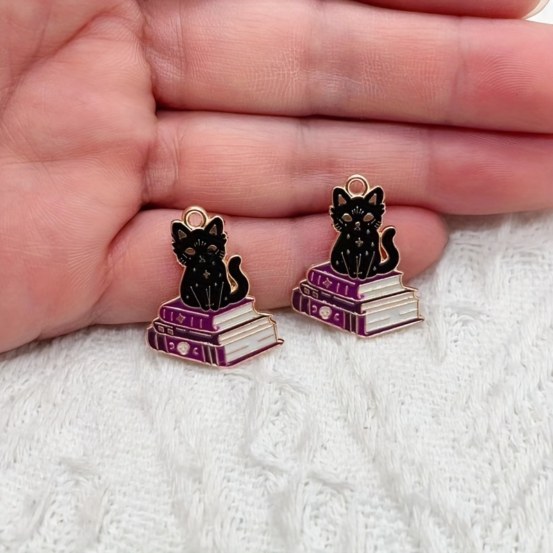 8 Gilded Cat Charms for Jewelr - đánh giá và giá Jewelry Making Guide Book