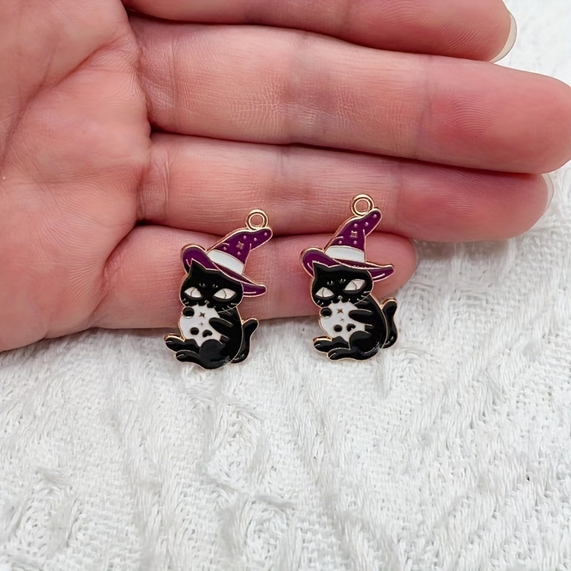 8 Gilded Cat Charms for Jewelr - đánh giá và giá Jewelry Making Guide Book